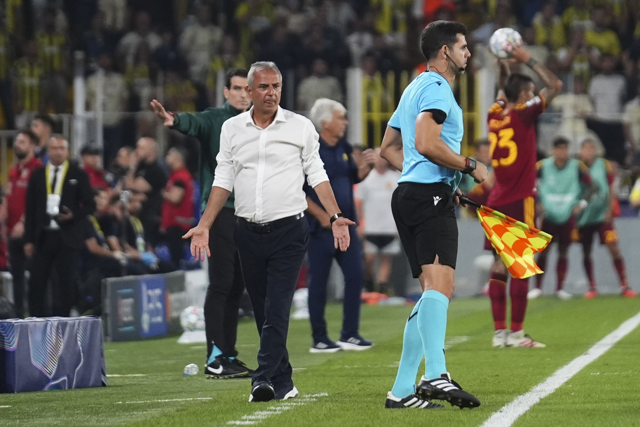İsmail Kartal'a Şişe Atan Taraftara Seyirden Men Cezası