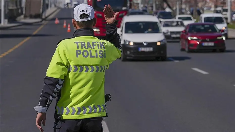 İstanbul'da Bu Gece Trafiğe Kapatılacak Yollar ve Alternatif Güzergahlar