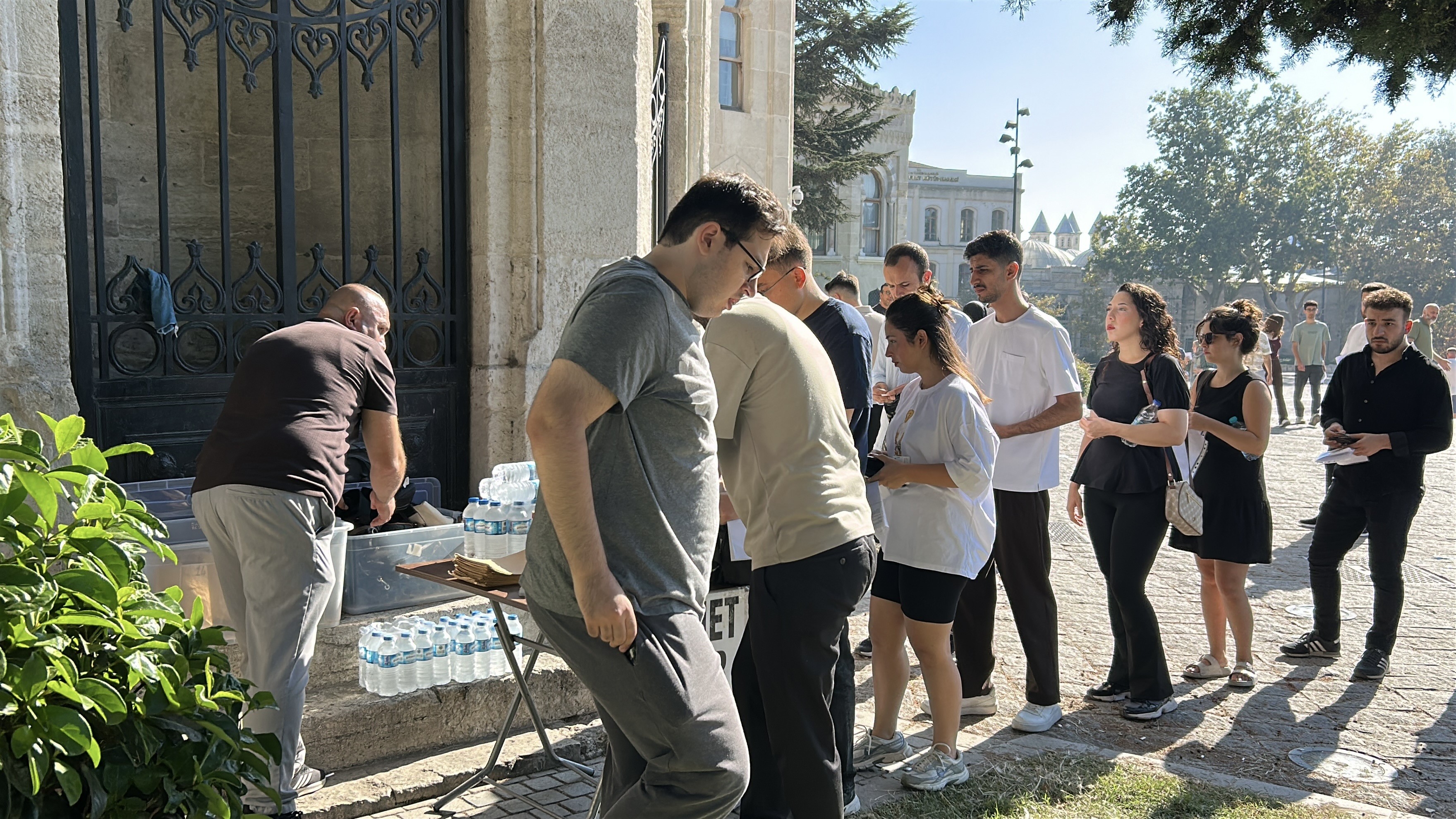 İstanbul'da KPSS Heyecanı Başladı: Milyonlarca Aday Ter Döküyor