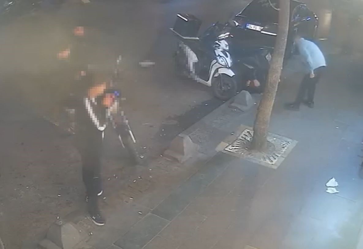 İstanbul'da Silahlı Saldırı: Husumetlisini Sokak Ortasında Vuran Şüpheli Tutuklandı