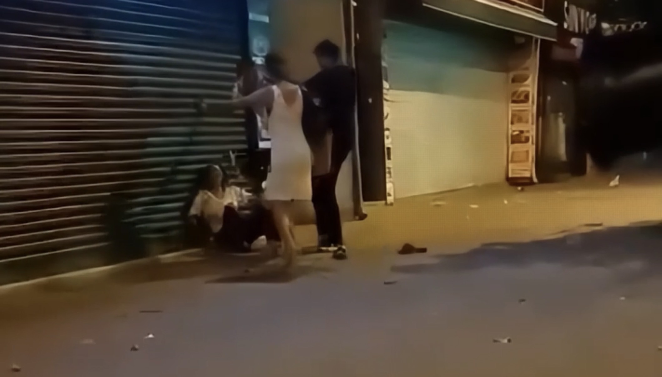 İstanbul'da Sokak Ortasında Şiddet Skandalı: Şikayetçi Olmayınca Serbest Kaldı