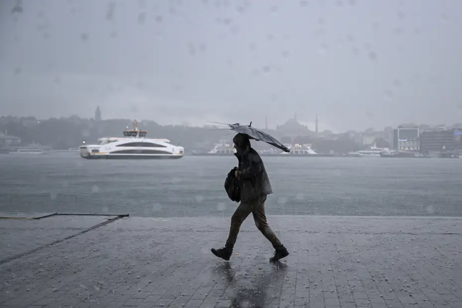 İstanbul Hava Durumu: Güneşli Günler Sona Eriyor, Sağanak Yağış Yolda