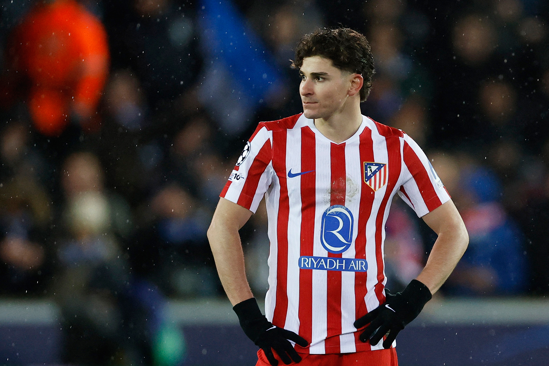 Julian Alvarez İçin Barcelona ve Atletico Madrid Arasında Sert Gerilim