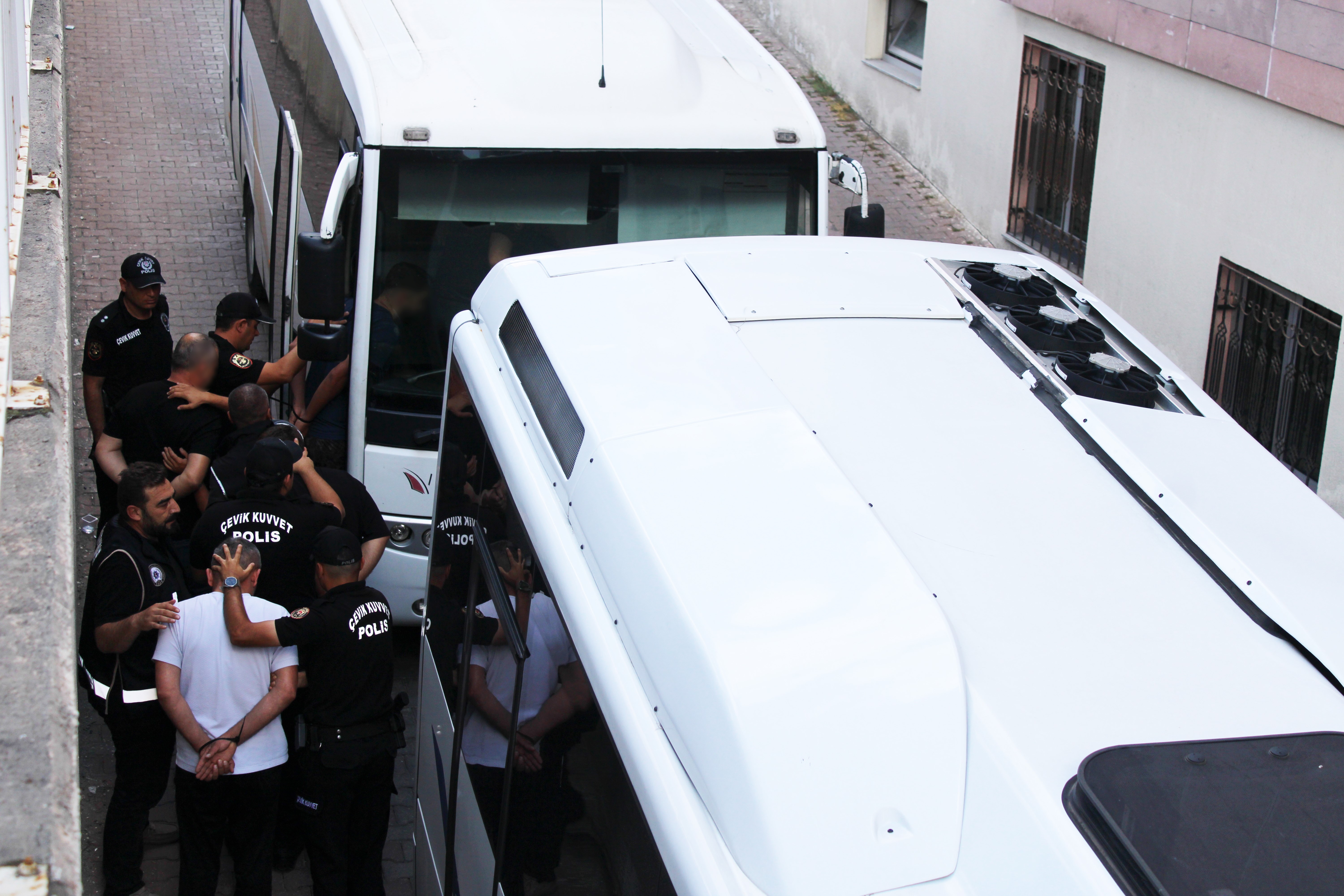 Kayseri Merkezli Şirinler Suç Örgütü Operasyonunda 32 Şüpheli Adliyede