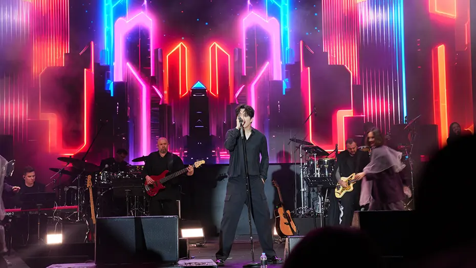 Kazak Şarkıcı Dimash'tan İstanbul'da Unutulmaz Konser