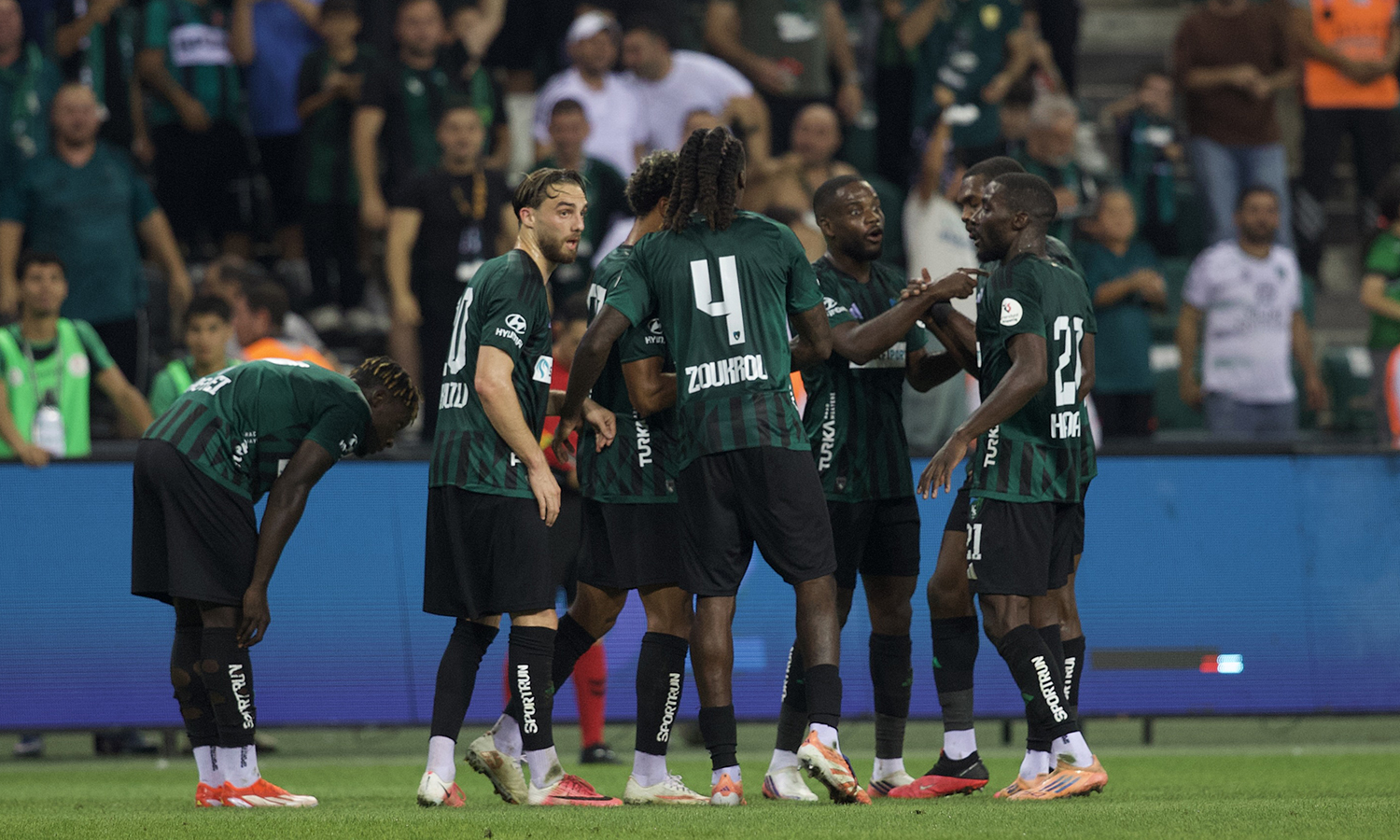 Kocaelispor Evinde Samsunspor'u Geçti, Çıkışını Sürdürdü