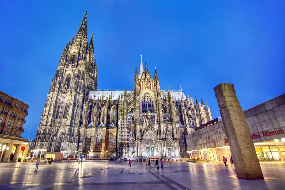 Köln Katedrali'nde Yeni Dönem: Turistik Ziyaretler Artık Ücretli