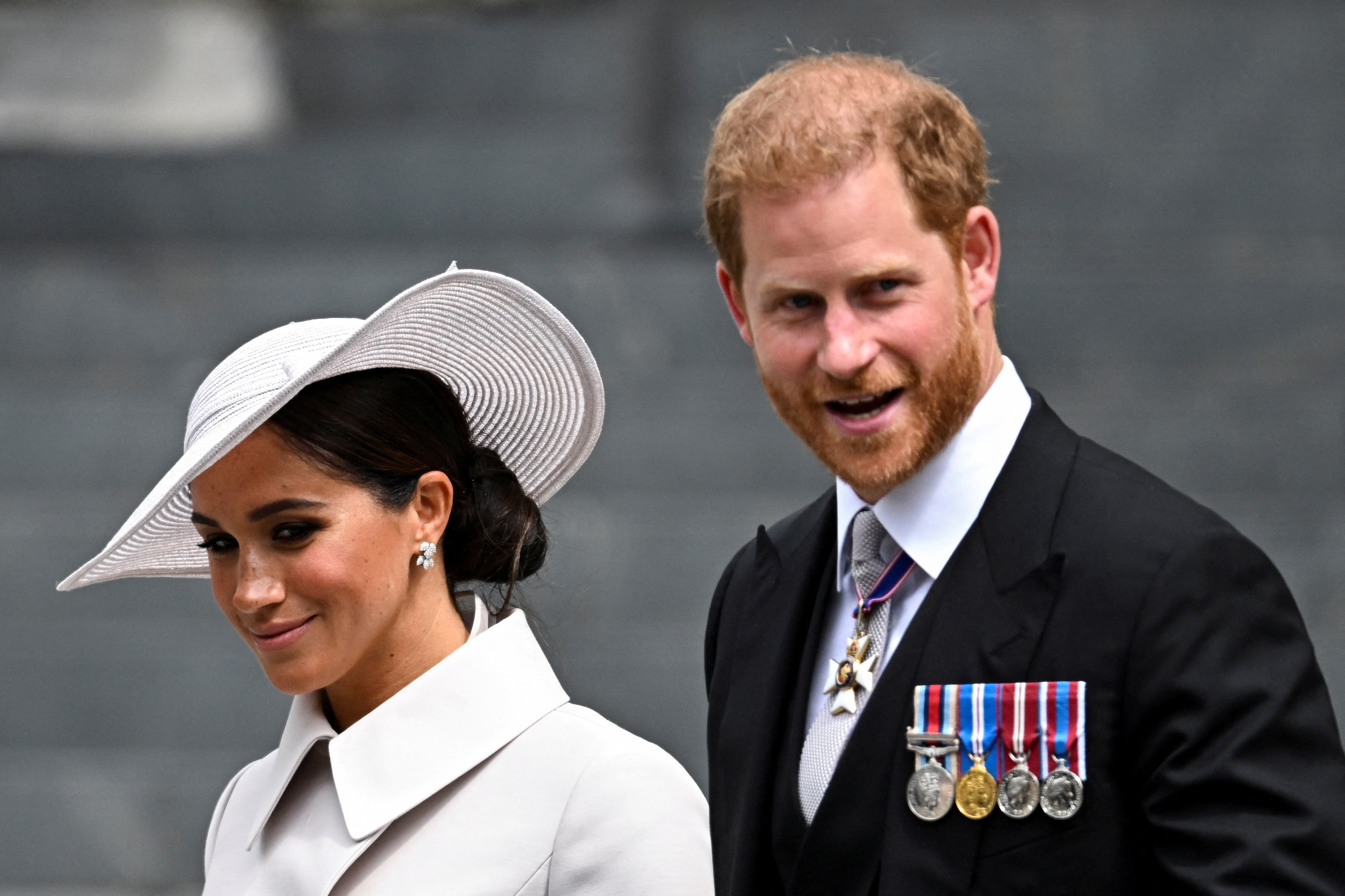 Kraliyet Ailesine Değil İngiltere'ye Dönüyorlar: Prens Harry ve Meghan Markle Hakkında Şaşırtan Gelişme