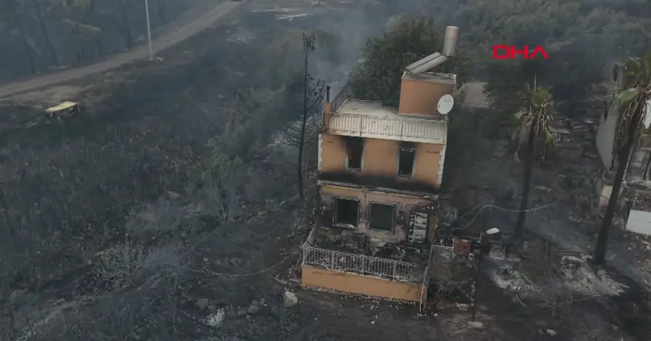 Kumluca'da Orman Yangını Paniği: 50 Hane Tahliye Edildi