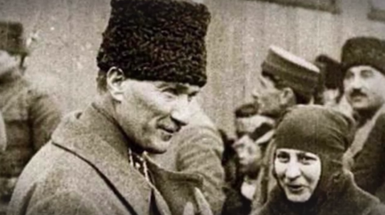 Kurtuluş Savaşı'nın Halide Onbaşısı: Cephede Kalemiyle Mücadele Verdi