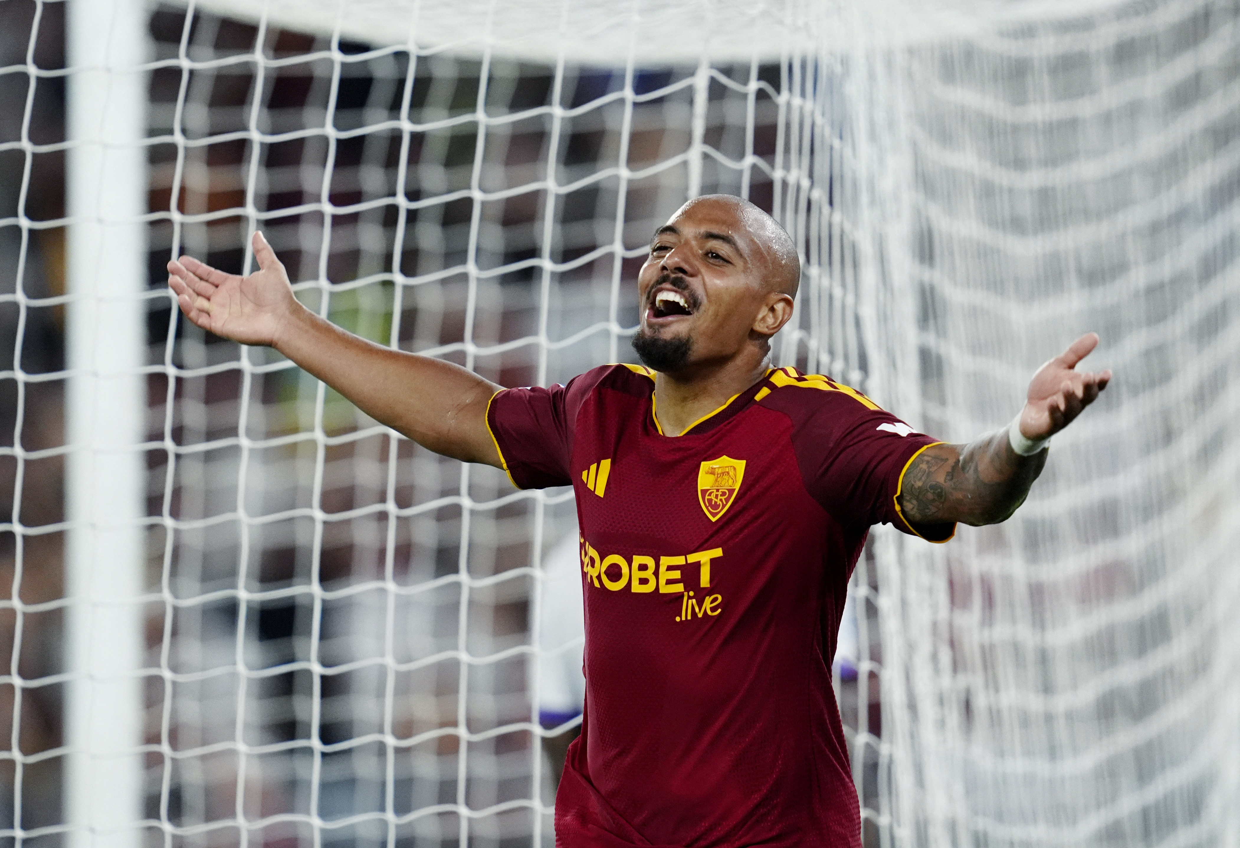 Malen'den Muhteşem Başlangıç: Roma Evinde Fiorentina'yı Dağıttı