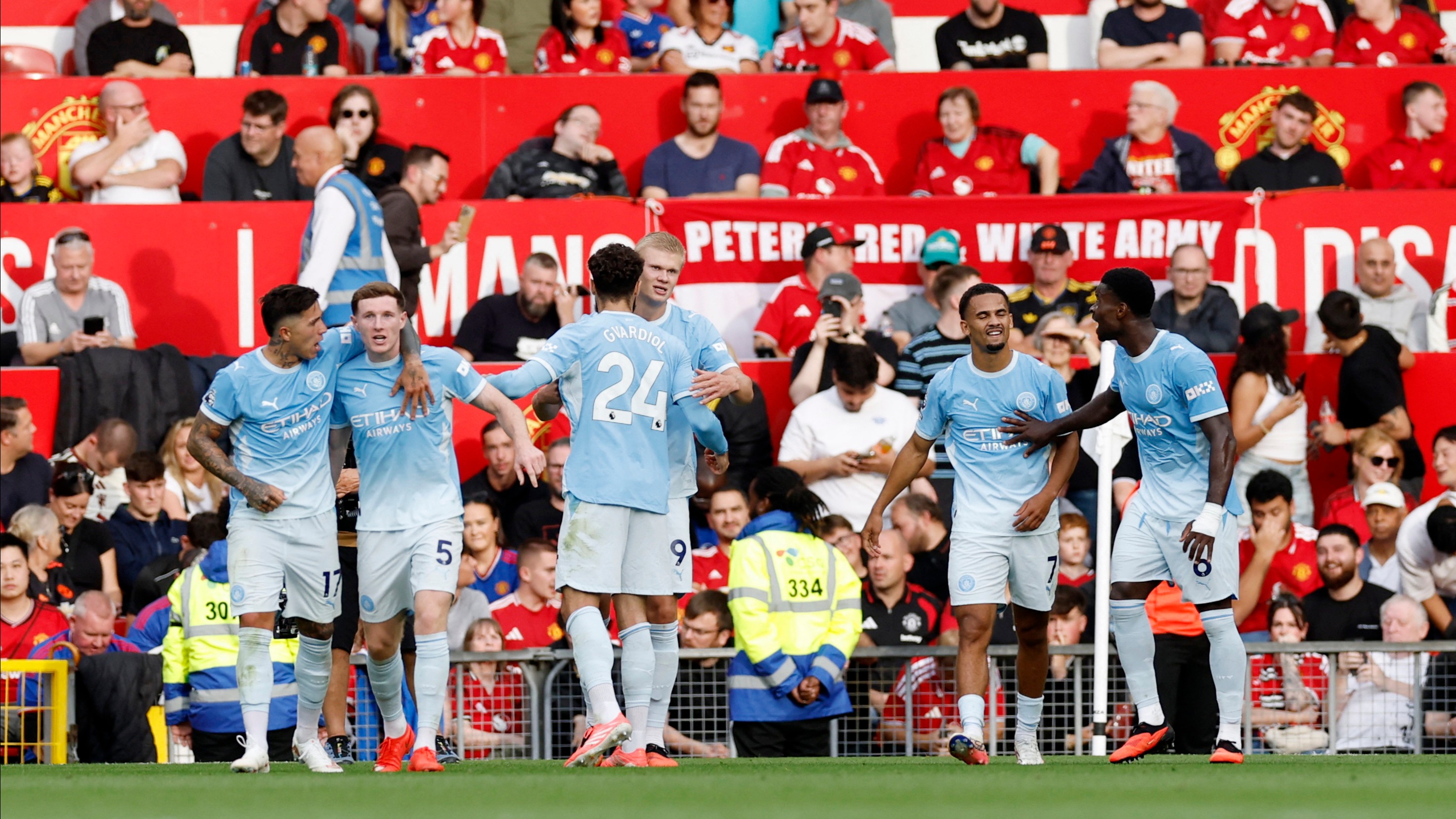 Manchester Derbisinde Nefes Kesen Mücadele: 10 Kişilik City United'ı Yıktı