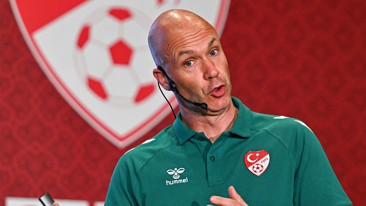 MHK, Fenerbahçe'nin İtiraz Ettiği Penaltı Pozisyonlarını Değerlendirdi: Anthony Taylor'dan Çarpıcı Yorum