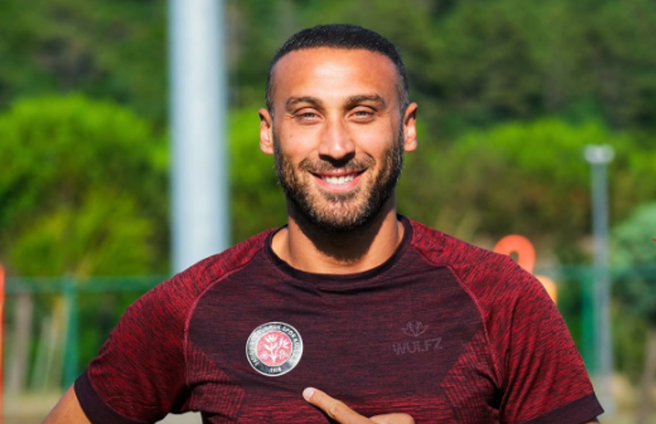 Milli Futbolcu Cenk Tosun Kariyerinde Yeni Sayfa Açtı: 1. Lig'e Transfer Oldu