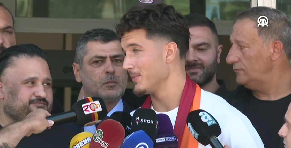 Milli Futbolcu Deniz Gül Galatasaray İçin İstanbul'da