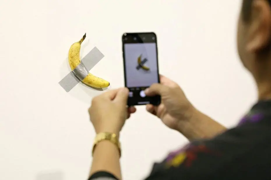 Milyon Dolarlık Muz Çalındı: Maurizio Cattelan'ın Tartışmalı Eserine Hırsızlık Şoku