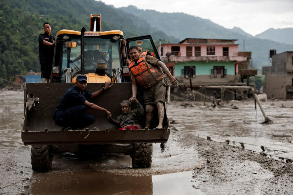 Morglarda Yer Kalmadı: Nepal'de Felaket Sonrası İsimsiz Definler