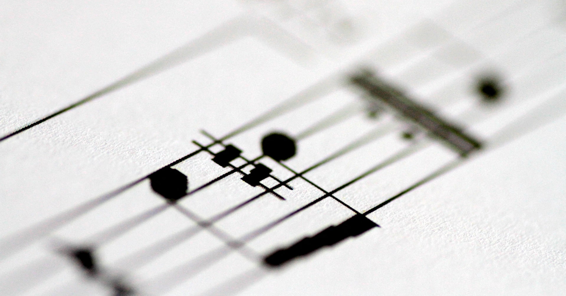 Müzik Endüstrisinde Yapay Zeka Kararı: Resmi Listelerden Yasaklandı
