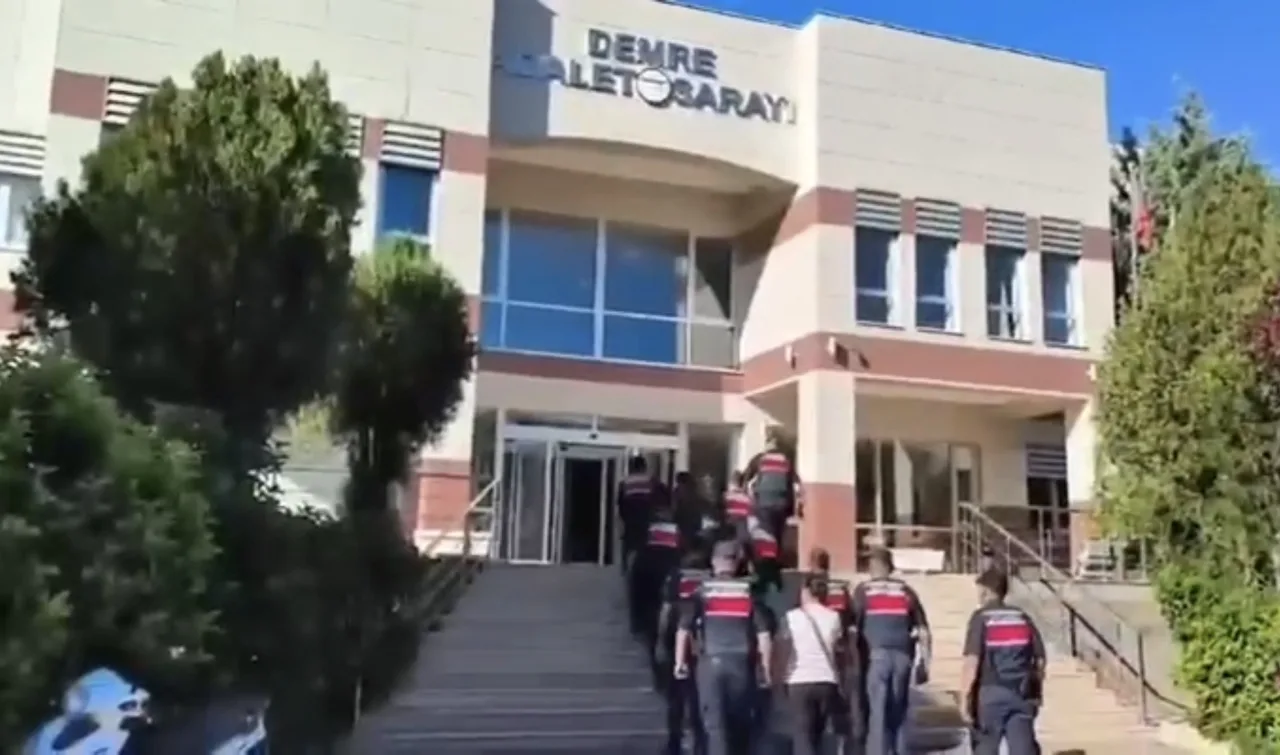 Villa ve bungalov kiralama ilanlarıyla dolandırıcılık. 2 şüpheli tutuklandı
