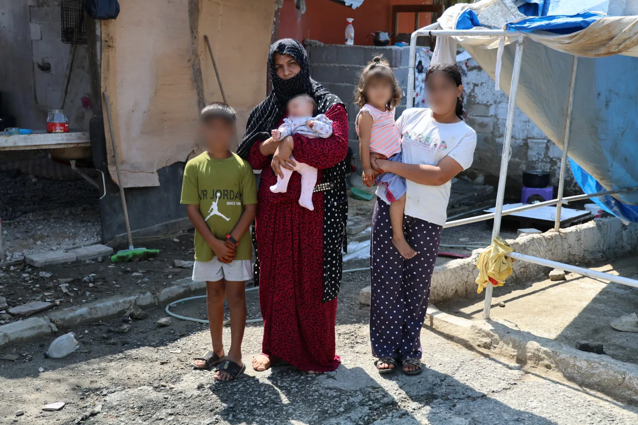 Ev Sahibi Olmak İsterken Dolandırıldı: 5 Çocuğuyla Ahırdaki Çadırda Yaşıyor