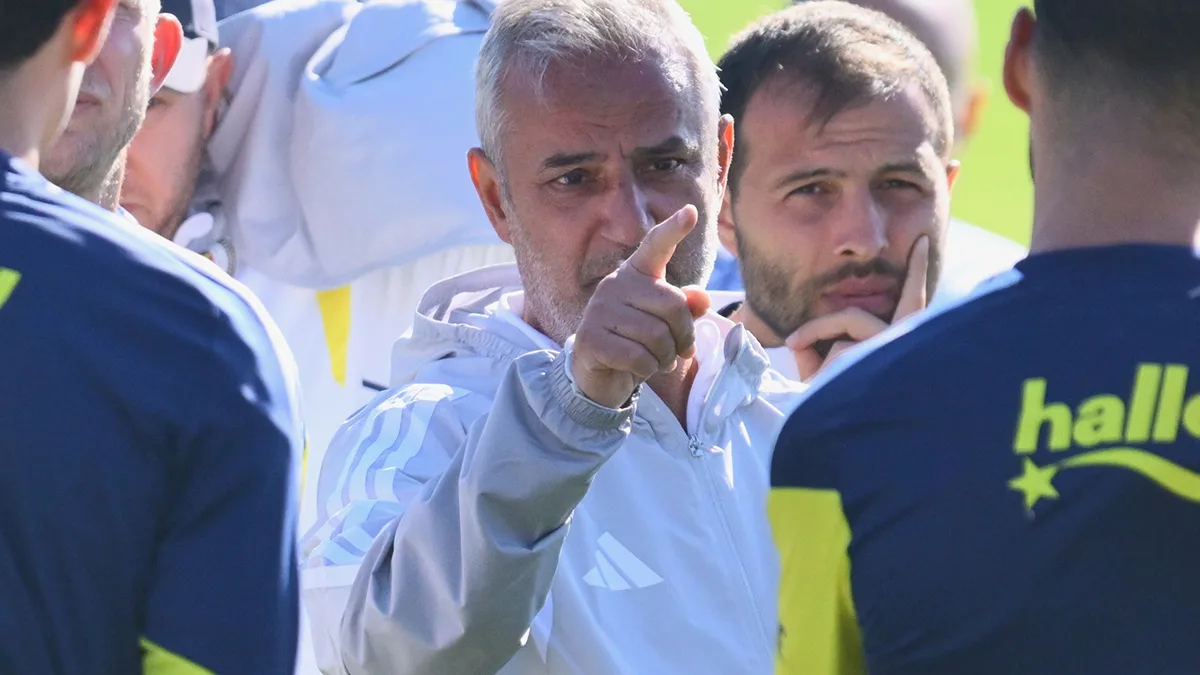 Fenerbahçe'de 2 Ayrılık Birden: İsmail Kartal'ın Vazgeçilmezi de Gidiyor