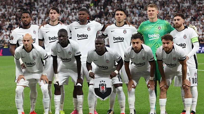 Beşiktaş'ın Yıldızından Taraftar Övgüsü: Atmosferden Kulaklarım Duymuyor Gibi