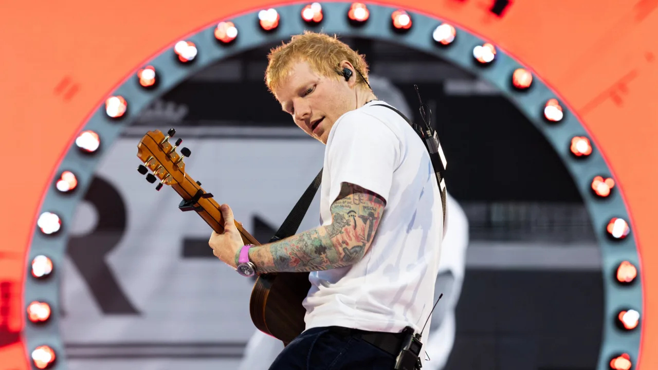 Polisler ve protestocular hazır, gözler Ed Sheeran'da
