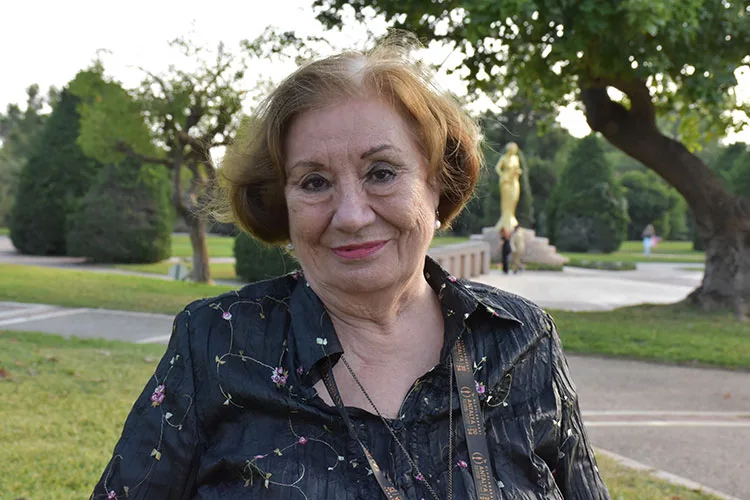 Usta Oyuncu Gülsen Tuncer 81 Yaşında Hayatını Kaybetti
