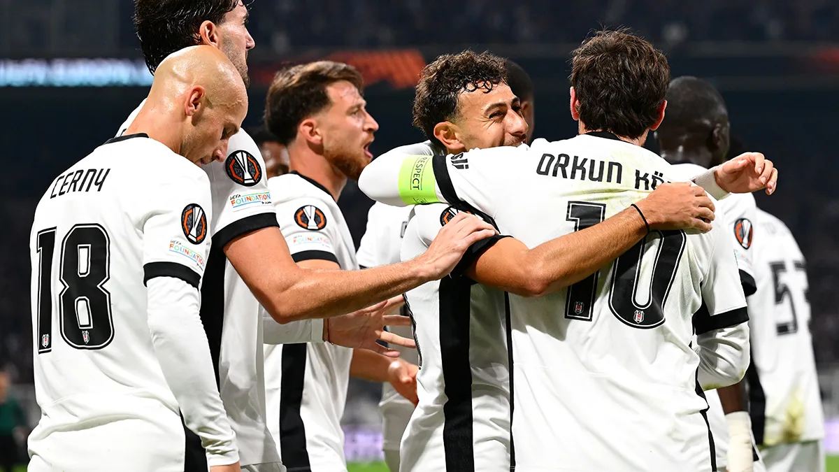 Fransızlar 4-1'lik hezimeti bıraktı, Beşiktaşlı futbolcuya hayran kaldı: Yeni bir cehver
