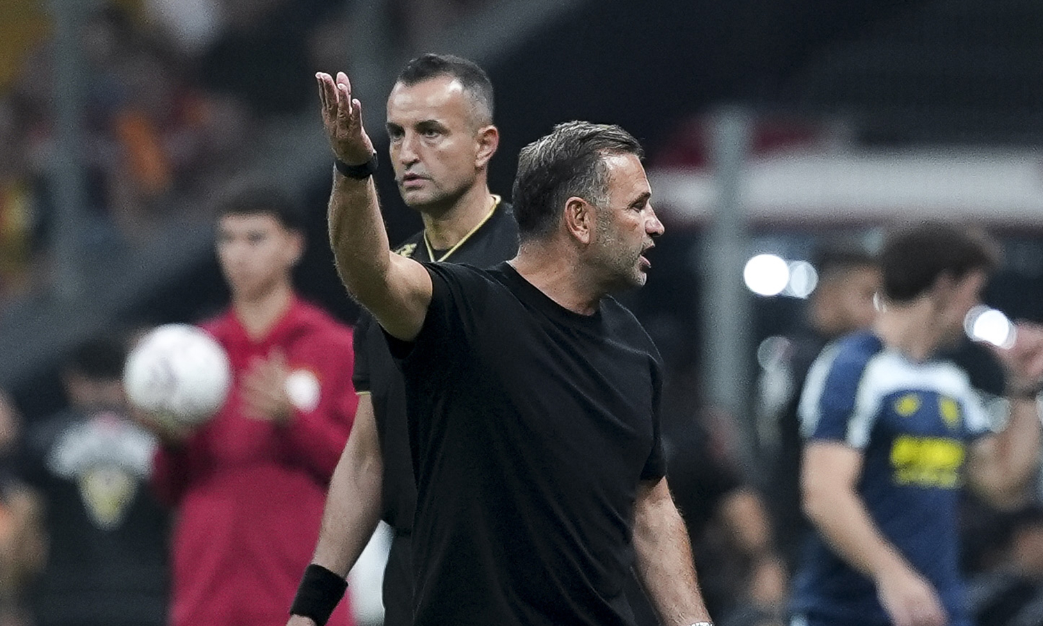 Okan Buruk Villarreal Maçının Ardından Röportaj Vermedi