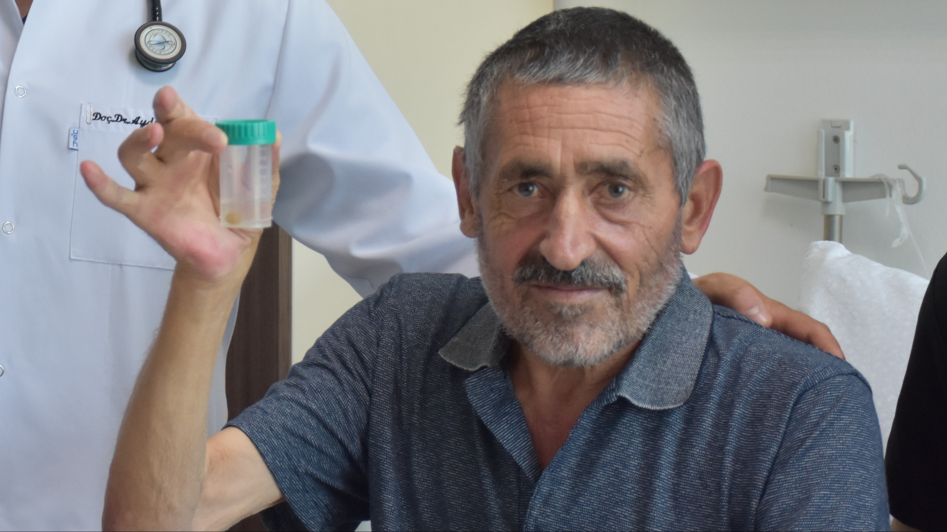 Öksürük Şikayetiyle Hastaneye Gitmişti: Akciğerinden Çıkan Gerçek Herkesi Şaşırttı