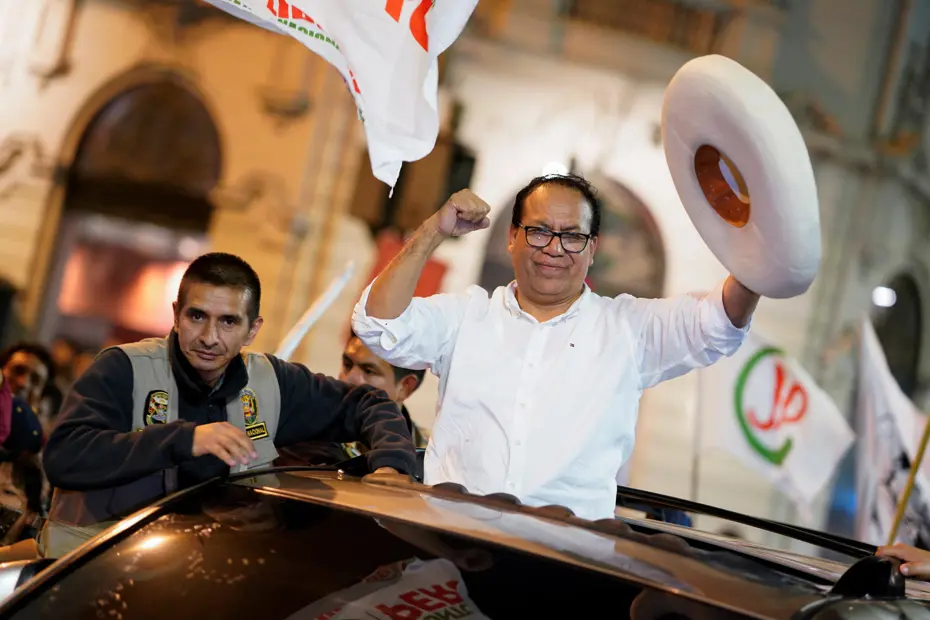 Peru Seçimlerinde Son Durum: Solcu Aday Sanchez Yarışı Önde Götürüyor