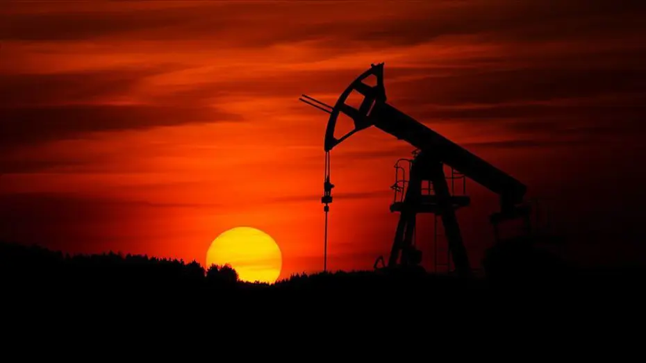 Petrol Fiyatlarında Sert Düşüş: 100 Doların Altı Görüldü