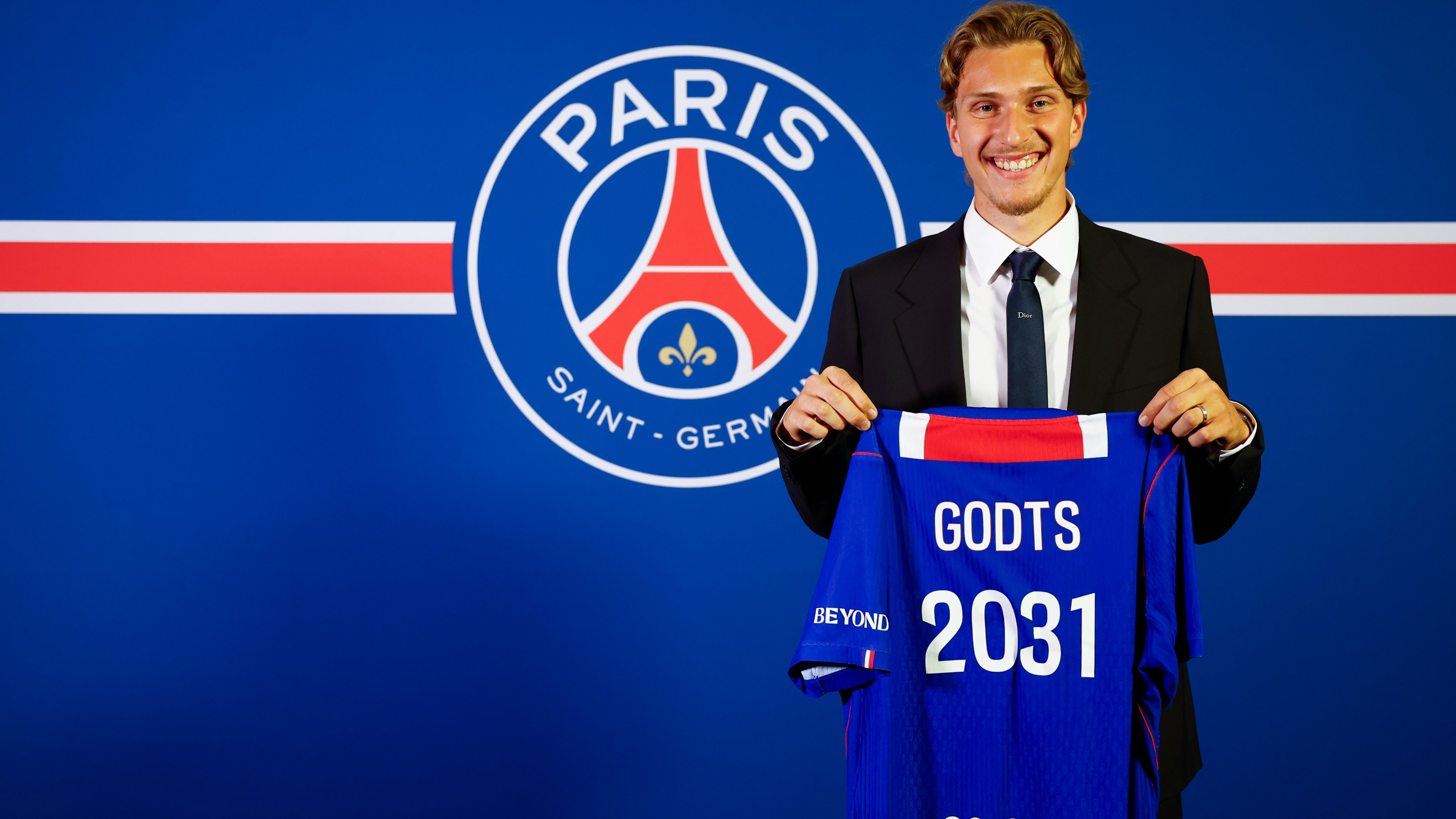 PSG'den Bomba Transfer: Mika Godts Kadroya Katıldı