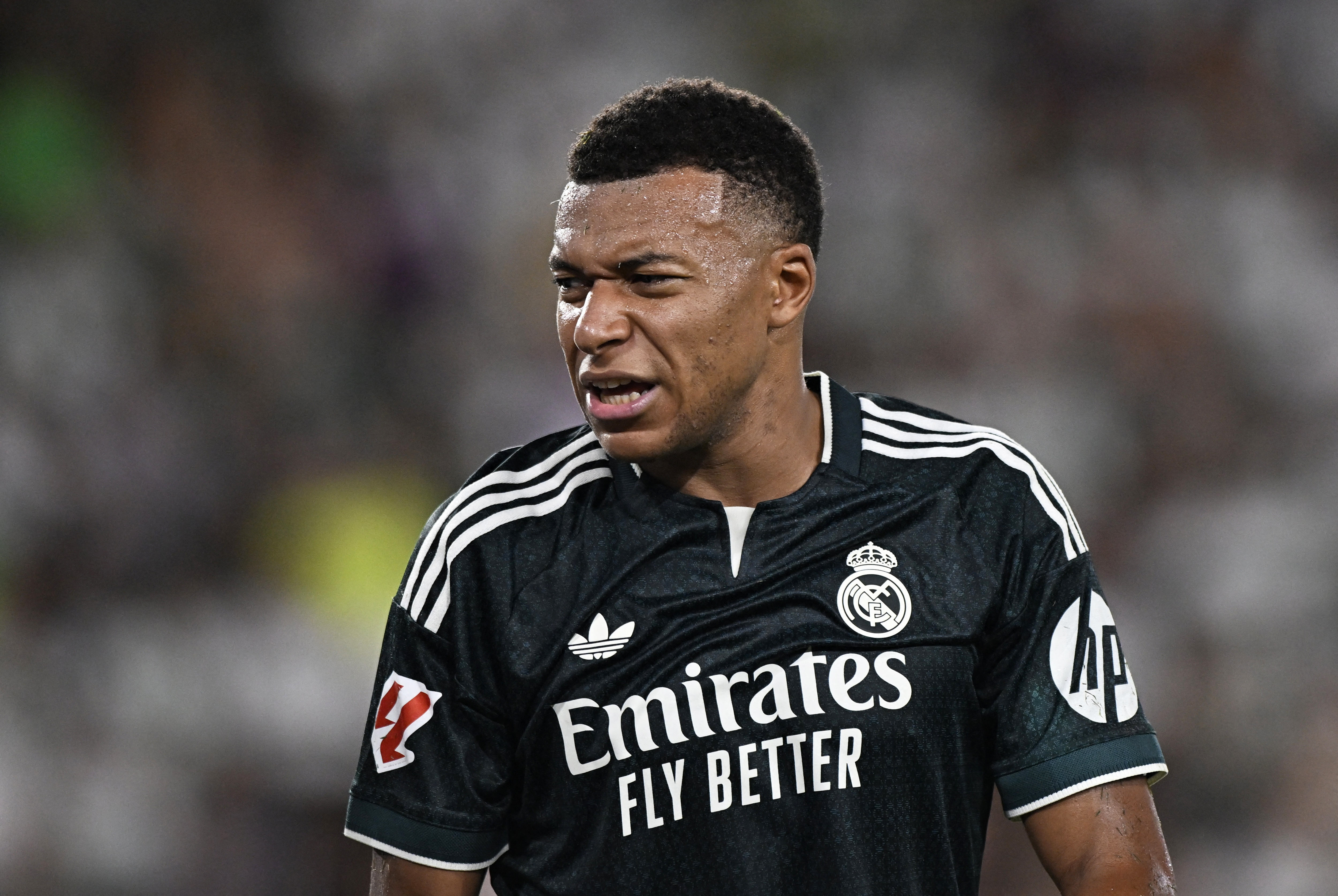 Real Madrid'de Destek Tişörtleri Kriz Çıkardı: Yıldız İsimlerin Tavrı Olay Oldu