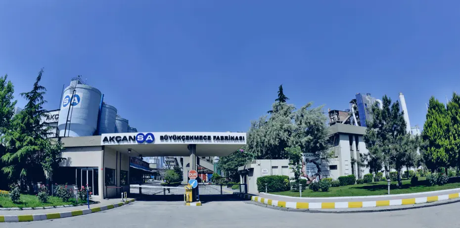 Sabancı Holding'den Büyük Çimento Hamlesi: Akçansa'daki Paylarını 1 Milyar Dolara Devrediyor