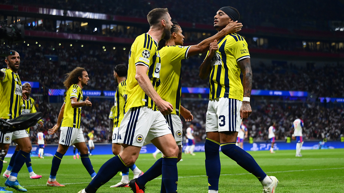 Samsunspor - Fenerbahçe Maçı Canlı Anlatım: Süper Lig'de Heyecan Başlıyor