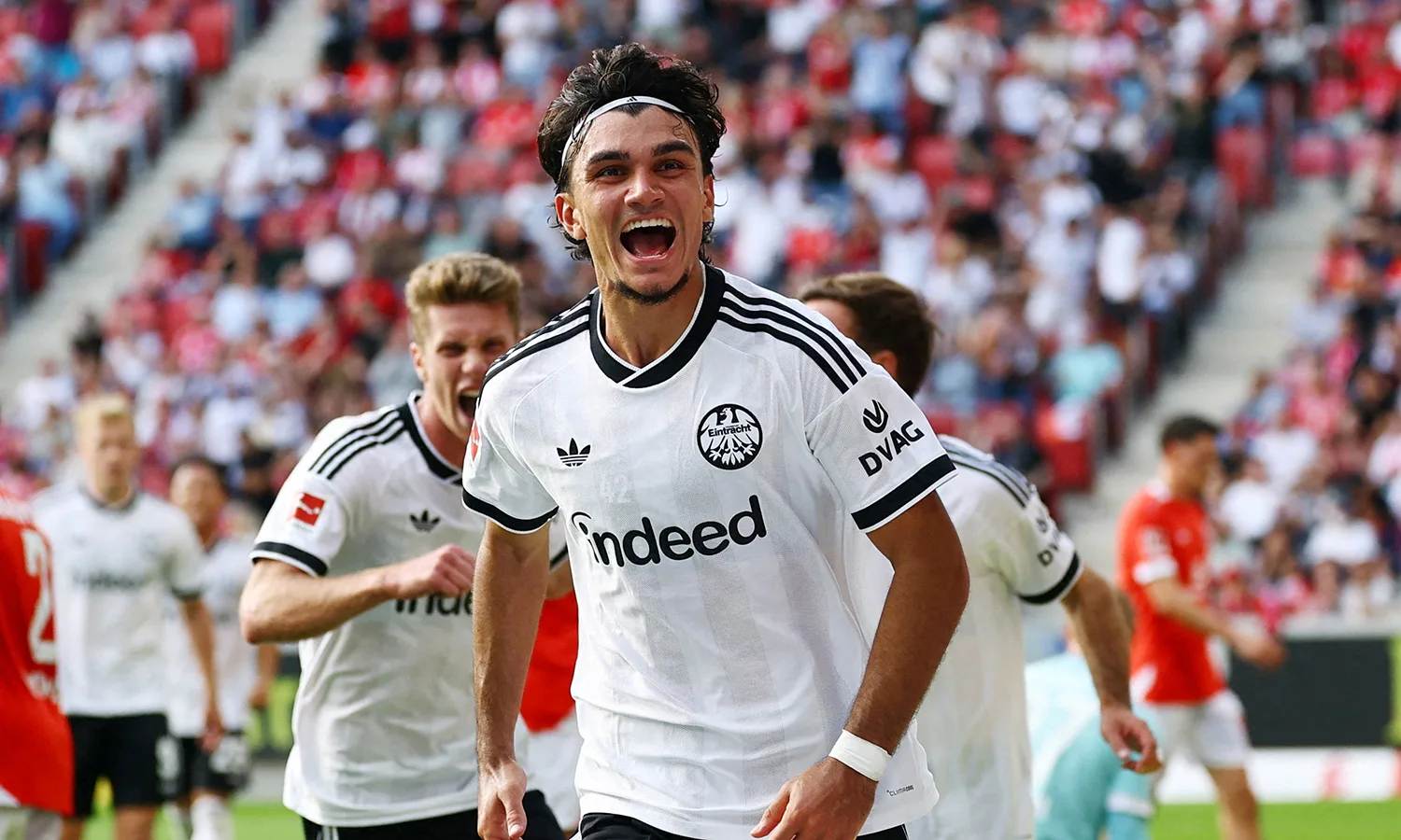 Can Uzun'dan Muhteşem Yanıt: Bundesliga'da İlk Gollerini Attı