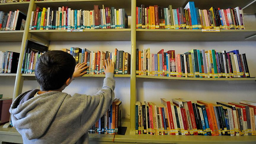 Singapur'dan Ekran Bağımlılığına Karşı Hamle: Kitap Okuyana Para Ödülü
