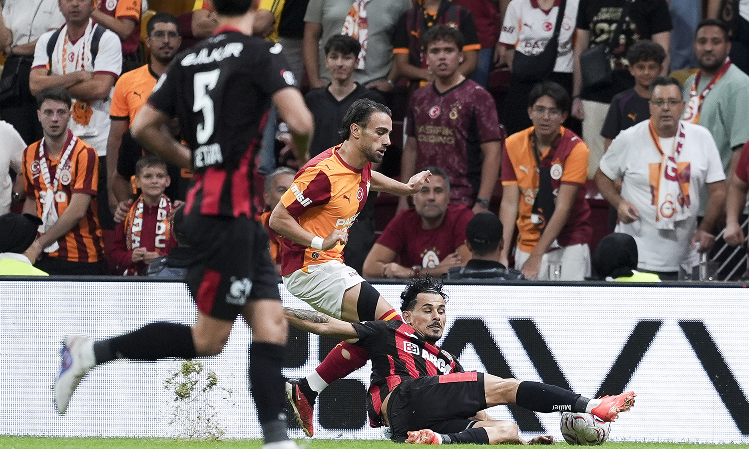 Son Şampiyon Galatasaray Yeni Sezona Puan Kaybıyla Başladı