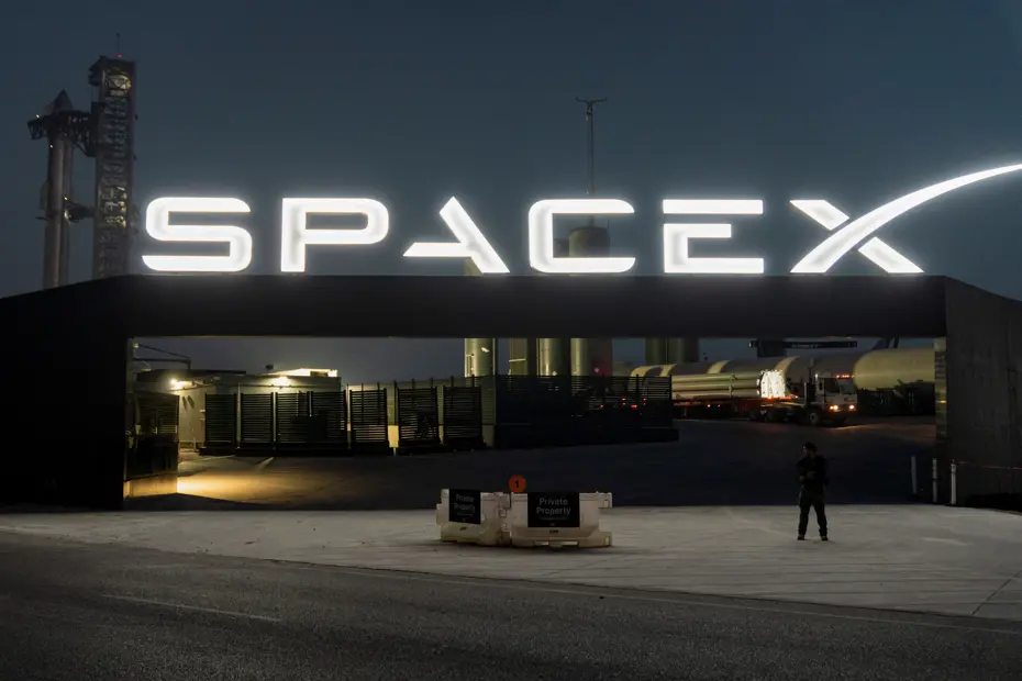 SpaceX Ortaklarından Sıra Dışı Talep: Roketi Pembeye Boyayabilir miyiz?