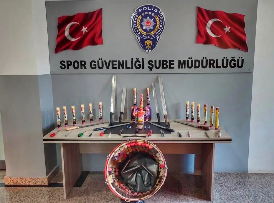 Süper Lig Maçı Öncesi Skandal: Taraftar Otobüsünden Cephanelik Çıktı