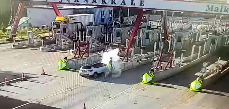 Tekirdağ'da Acı Kaza: Otoyol Gişelerine Çarpan Otomobilde Eşini Kaybetti