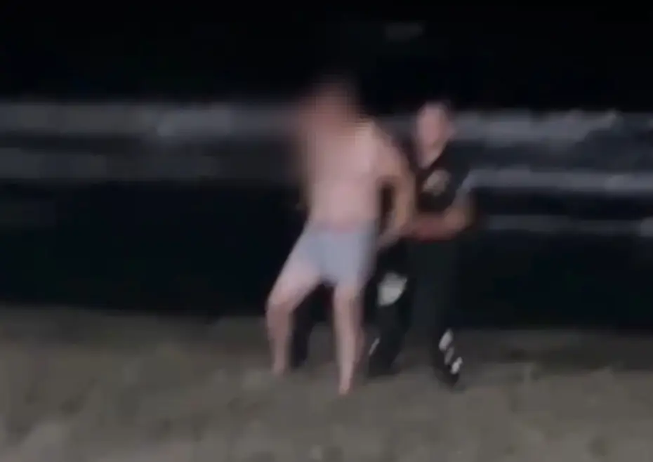 Tekirdağ'da Yasak Delindi: Jandarma Fırtınada Denize Girmek İsteyenleri Zor İkna Etti
