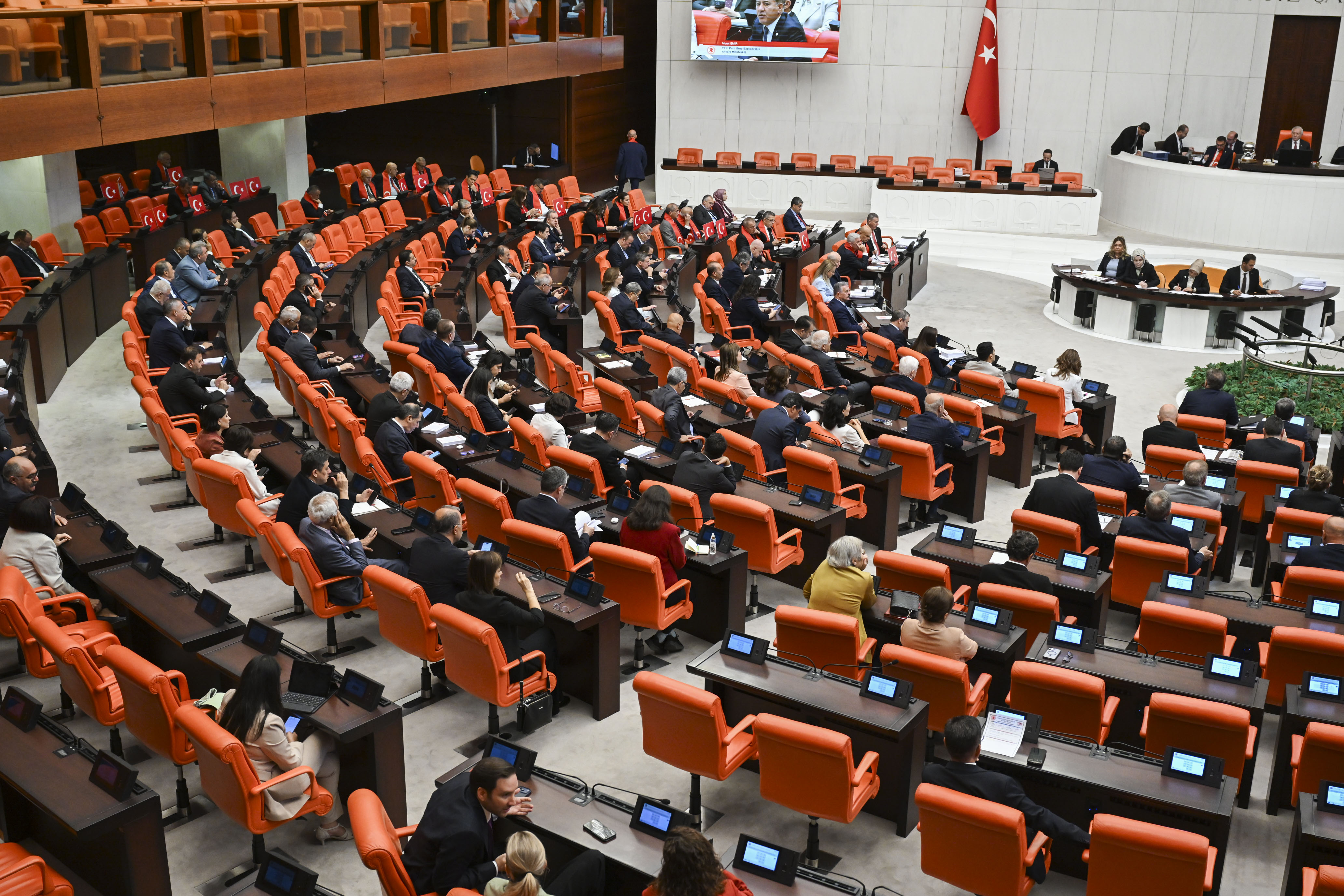 Terörsüz Türkiye Yasası TBMM'de Kabul Edildi: Siyasilerden Tarihi Birlik Mesajı