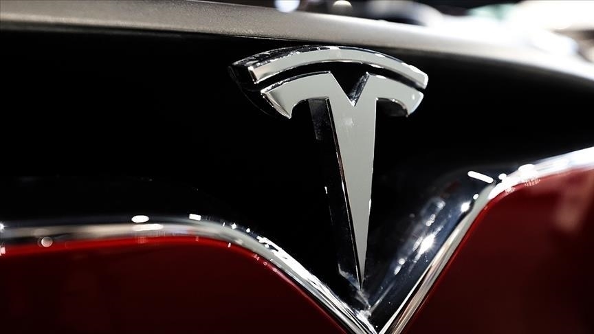 Tesla'dan ABD'de Far Geri Çağırması: 20 Bin Araç Etkilendi