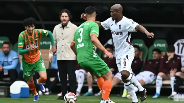 Trabzonspor Alanya Deplasmanında Puan Kaybetti: Şampiyonluk Yarışında Kritik Viraj