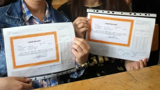 2026 Okulların Kapanış Tarihi Belli Oldu: Karneler Ne Zaman Verilecek?