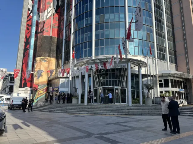 İzmit Belediye Başkanı Fatma Kaplan Hürriyet Görevden Uzaklaştırıldı