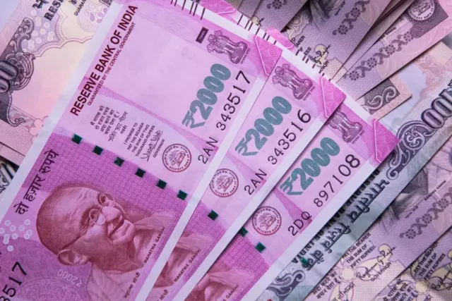 Hindistan Rupisi Kritik Müdahale ile Değer Kaybını Durdurdu